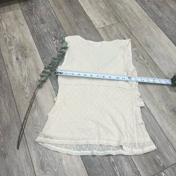 EUC Michael Kors lace ruffle layers Stretch beige/cream sexy low cut xs/s - Picture 5 of 5